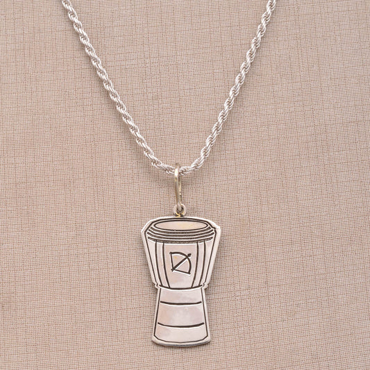 Colar Sagrado – Amuleto Atabaque em Prata