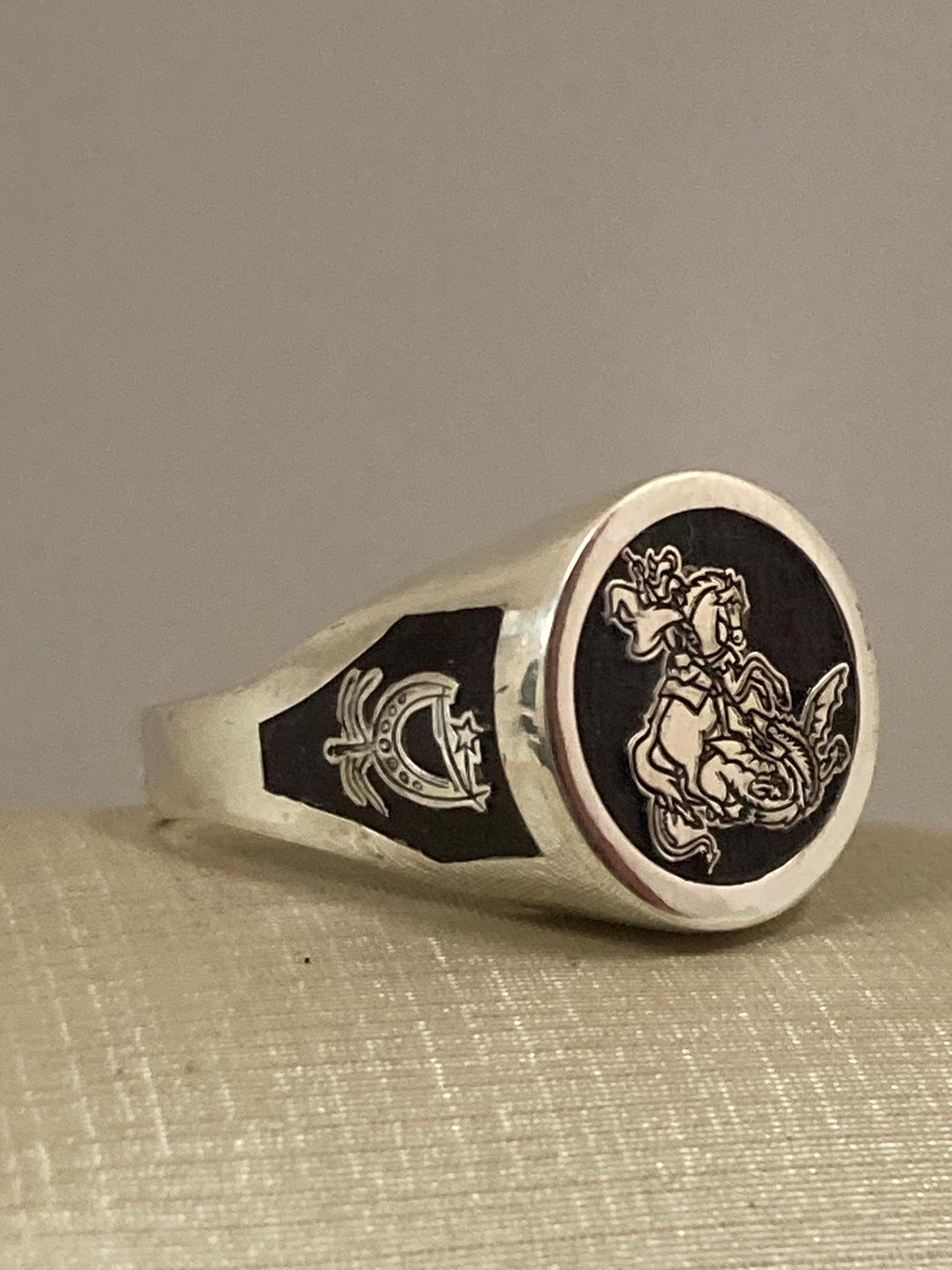 Anel São Jorge – Força e Proteção no Caminho da Fé